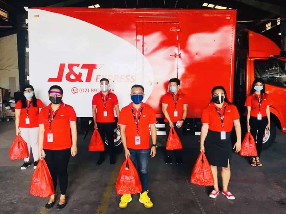 J&amp;T Express provides 2nd wave of 'ayuda' to its 30,000 employees